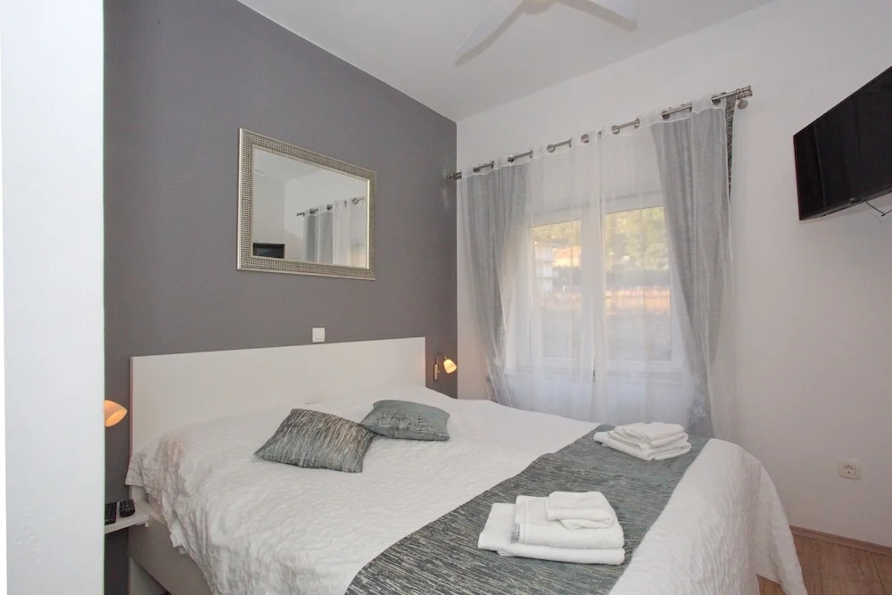 Apartments Divlji Cvit