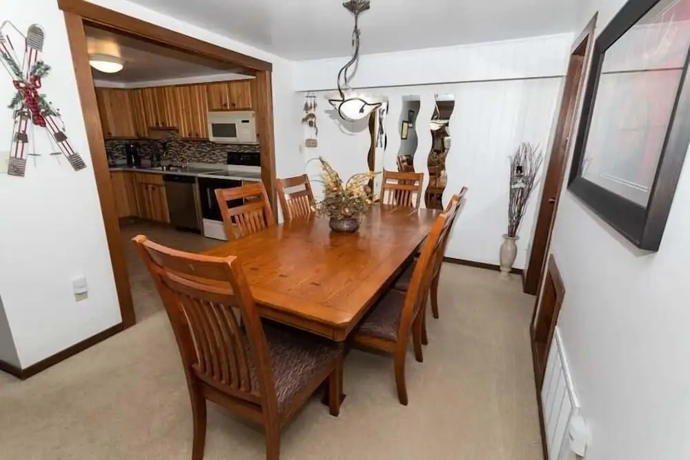 Cozy Seven Springs 1 Bedroom Deluxe Condo with Private Deck by RedAwning - Save 10% on 3 Nights, 15% on 5 Nights!