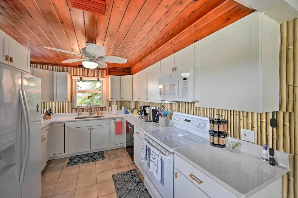 Everglades Getaway w/ Deck & Water Views