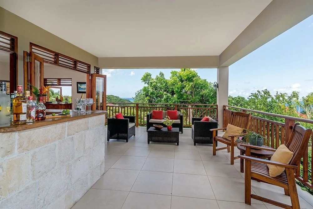 Kanowa , Fully Staffed With Panoramic Views 4 Bedroom Villa