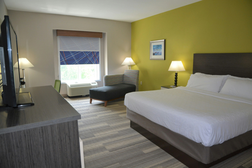 Holiday Inn Express & Suites Caryville by IHG