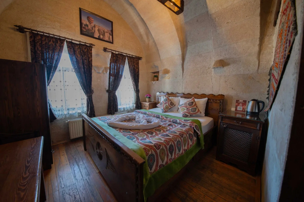 Safran Cave Hotel