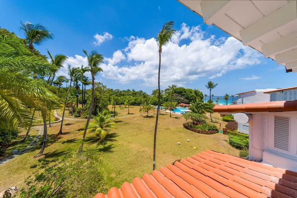Glitter Bay Estate 314 1 Bedroom Apts