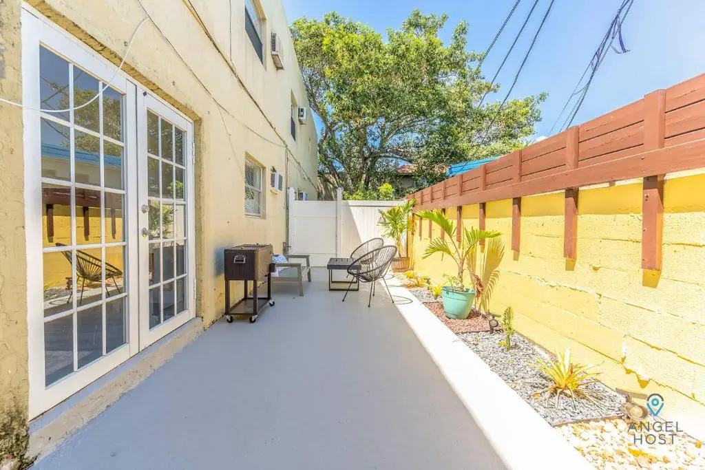 Sleek and Cozy Space 8Min to Ft Lauderdale Beaches!