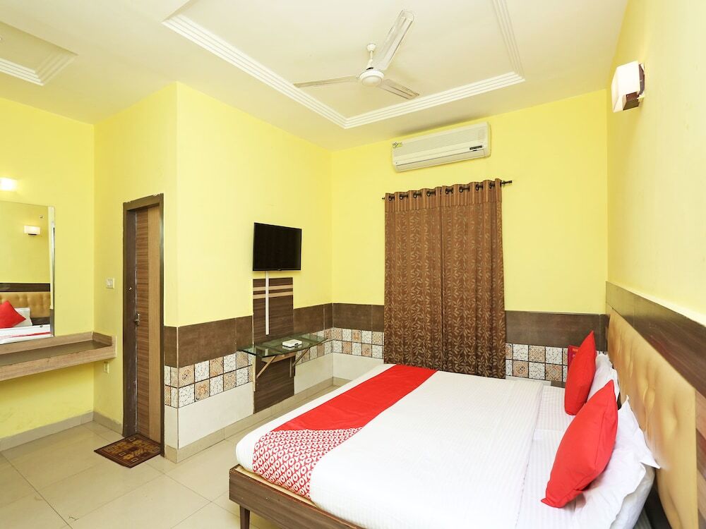 OYO 4939 Hotel Highway Inn