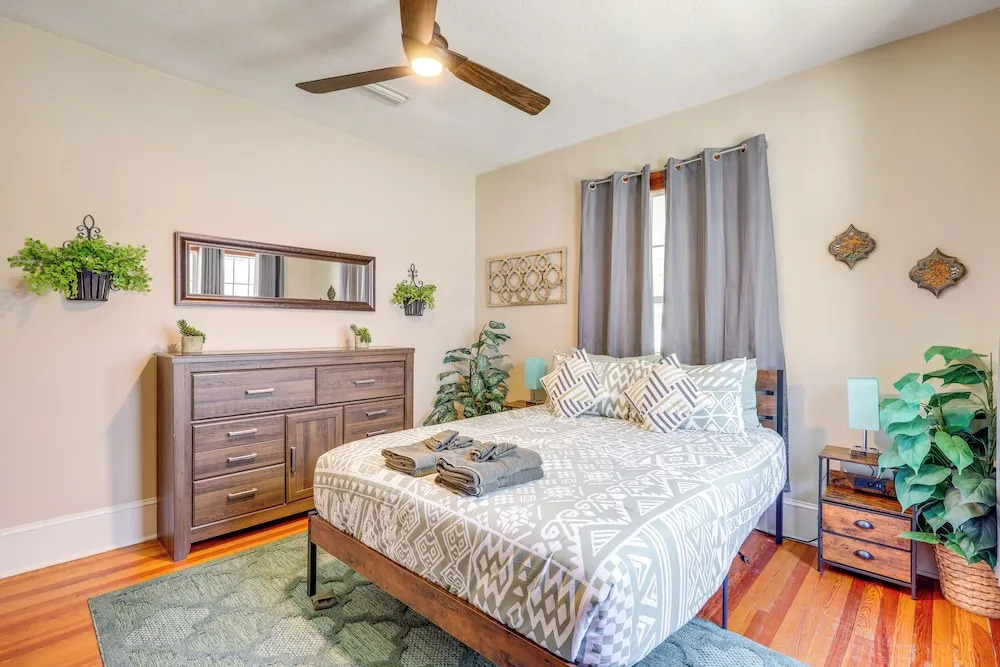 Beautiful Jacksonville Home: Walkable Location