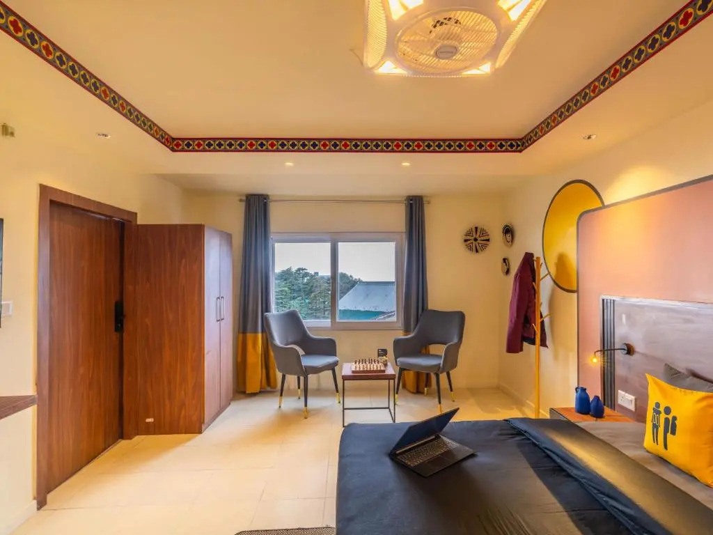The Hosteller Dalhousie, Mall Road