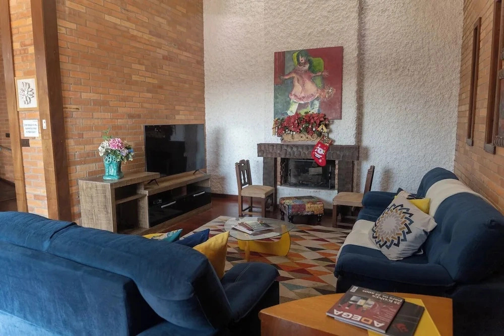 Casa com Vista Lareira e Churrasqueira na Serra