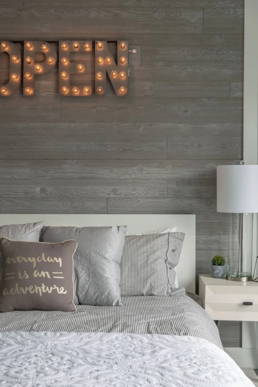 Romantic Studio Getaway with Rooftop Deck