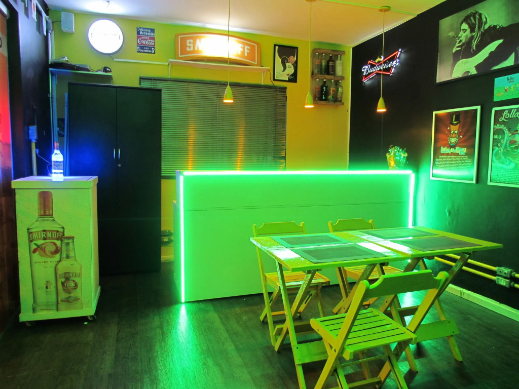 Vila Rock Hostel - Secure Neighborhood, Near Metro, Nubank Allianz Parque, Vila Madalena, Av Paulista, easy access to Morumbis and Autódromo Interlagos