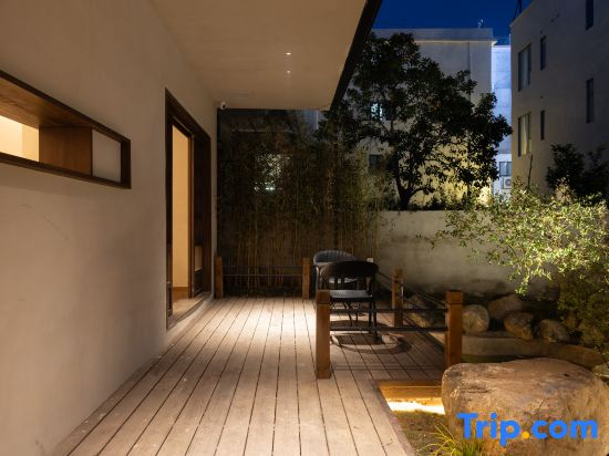 Jingdezhen Creek Shore Boutique Hotel