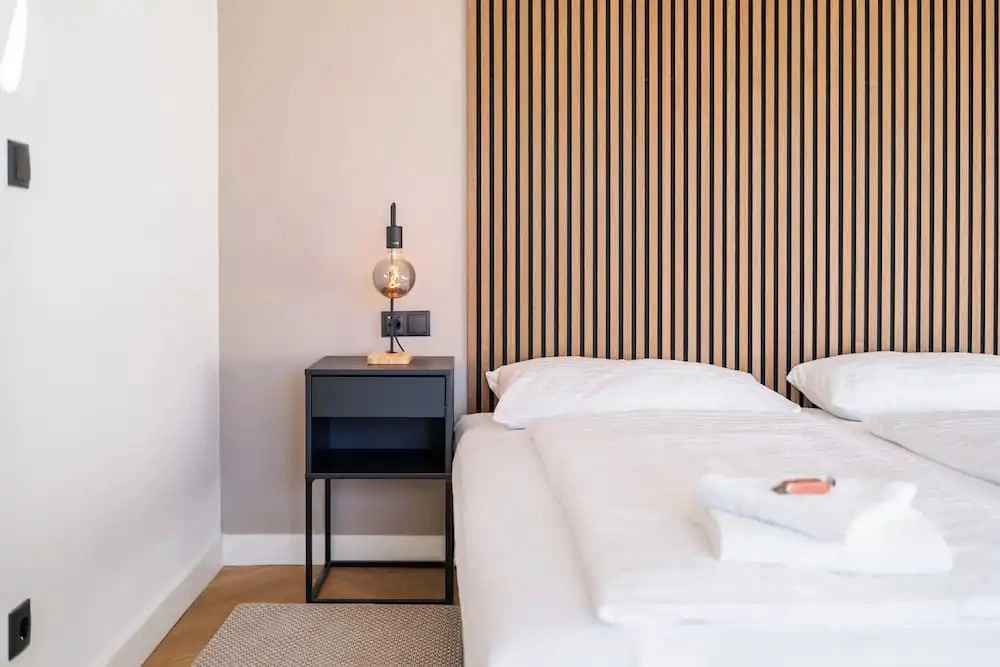 Bright Apartment Near Central Station