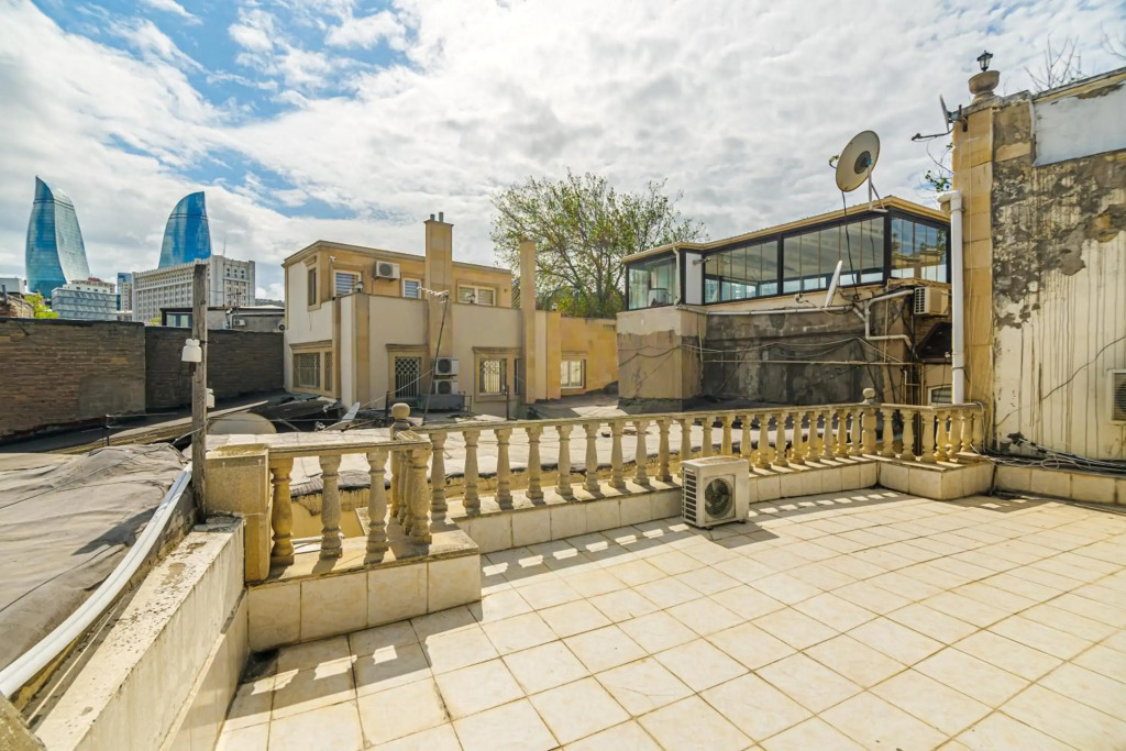 Old City 3 Room Lux Home