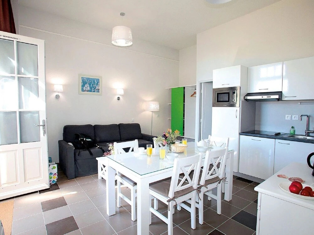 Snug Apartment in a 17th Century Castle in a Breton Village