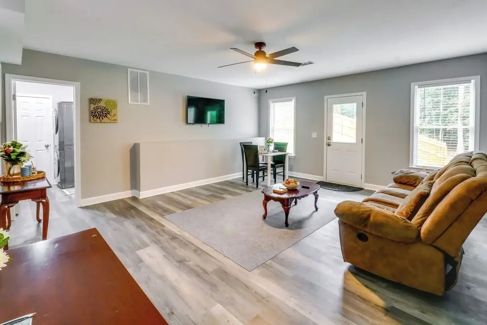 9 Mi to Downtown Atlanta: Quiet Eastside Apartment