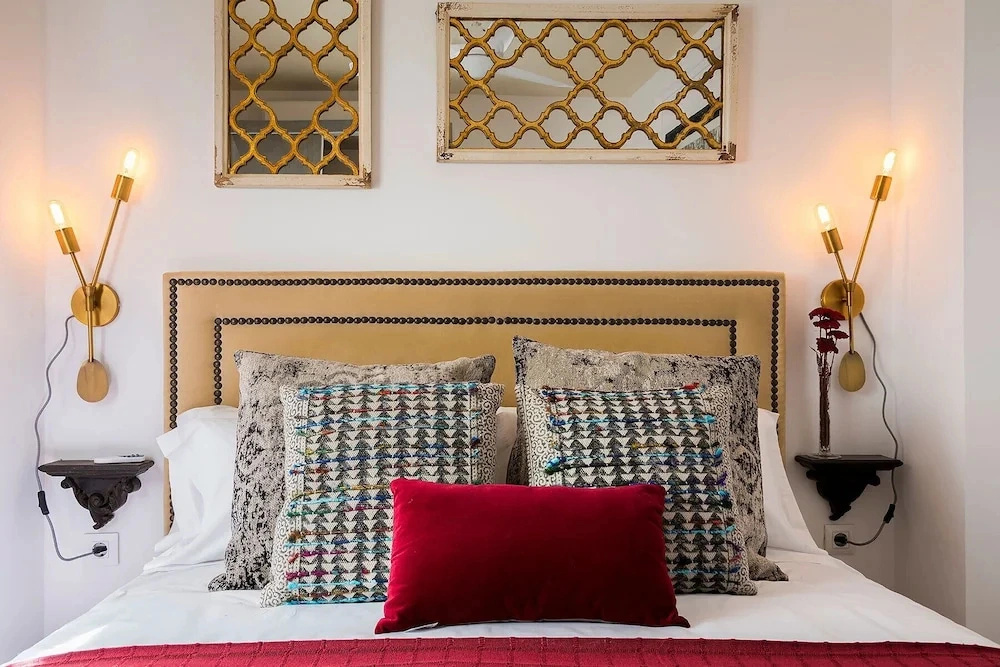 Modern and Exclusive Apartment Located in the Historic Heart of Seville Pajaritos