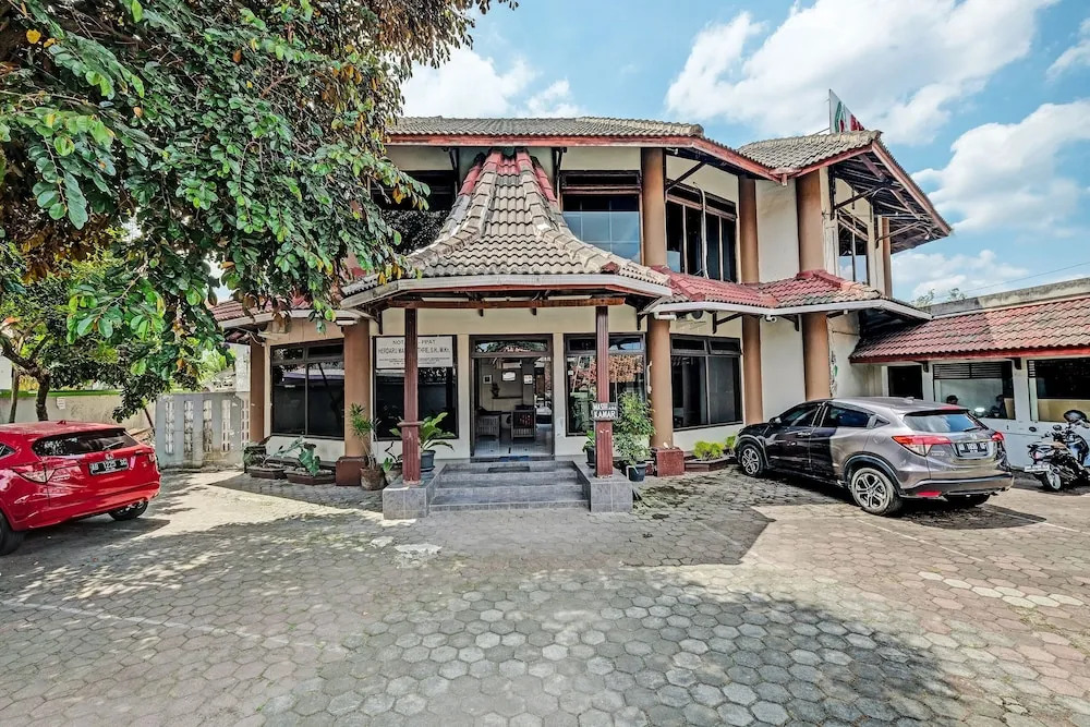 OYO 91596 Hotel Rajadani