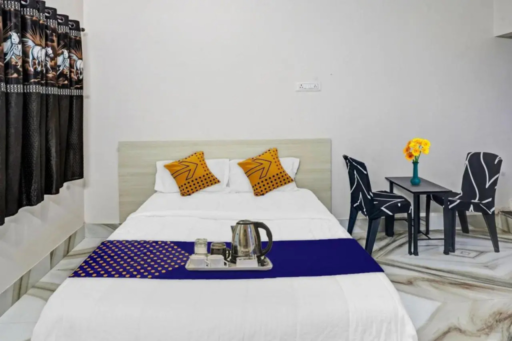 Spot On 700233 Hotel Rommies Inn