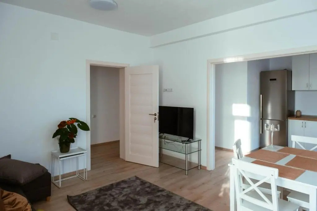 Solomon Apartments ap 1