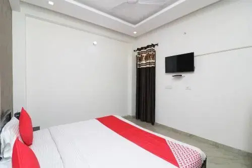 Royal Rahul Residency by OYO Rooms