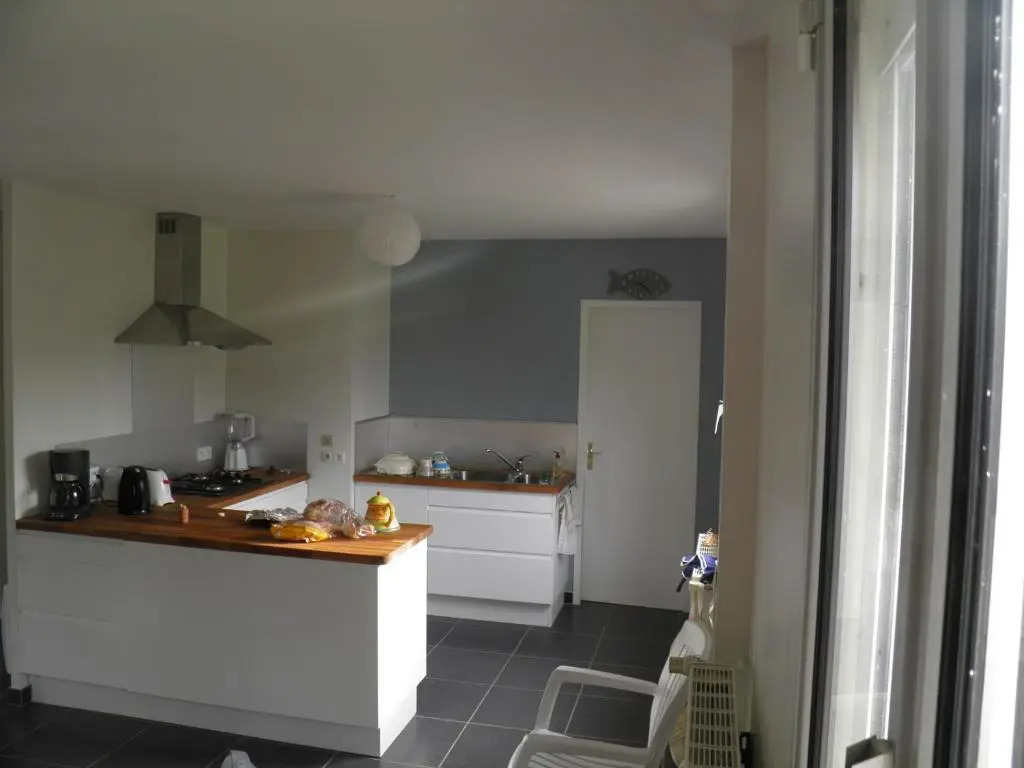 Maison avec jardin, grande véranda à 150m de la plage de Landrellec à PLEUMEUR-BODOU - Réf 244