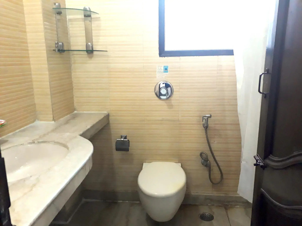 Hotel Karat 87 by OYO Rooms