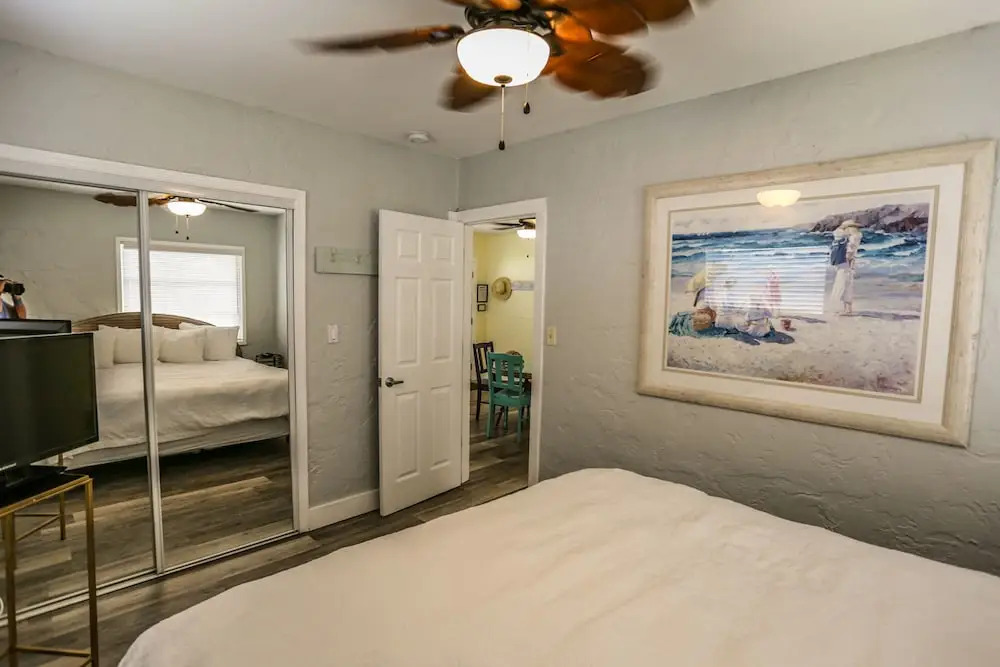 127 Delmar
