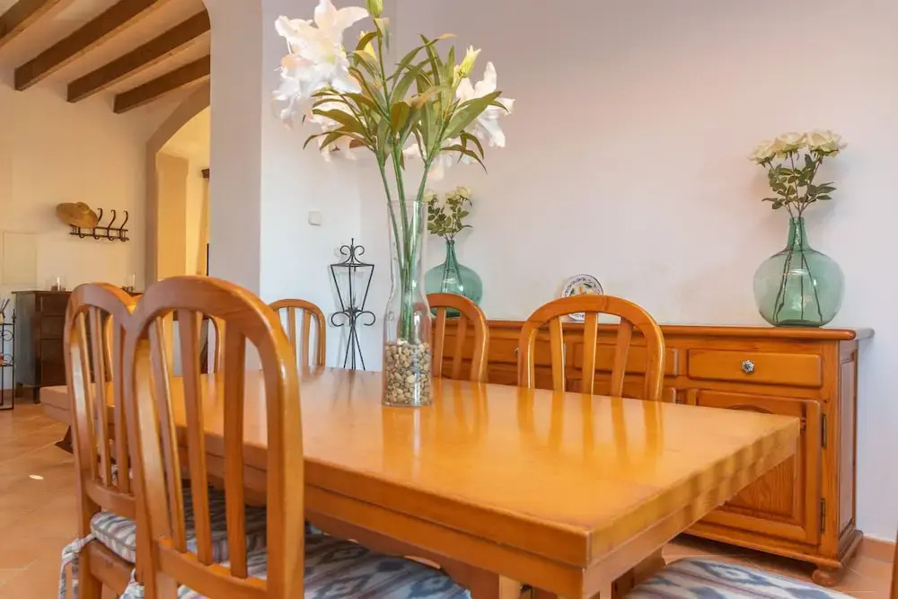 N Amera in Santa y With 5 Bedrooms and 5 Bathrooms