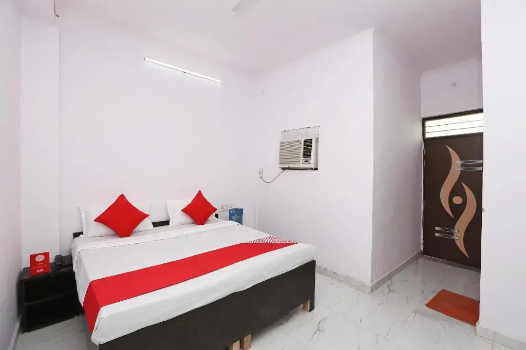 Golden Guset House by OYO Rooms