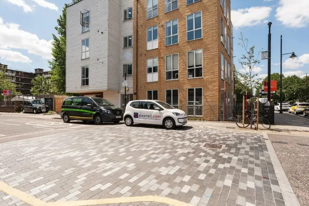 Quirky 1bed Sleeps 4, 10 Mins to Mile End Tube