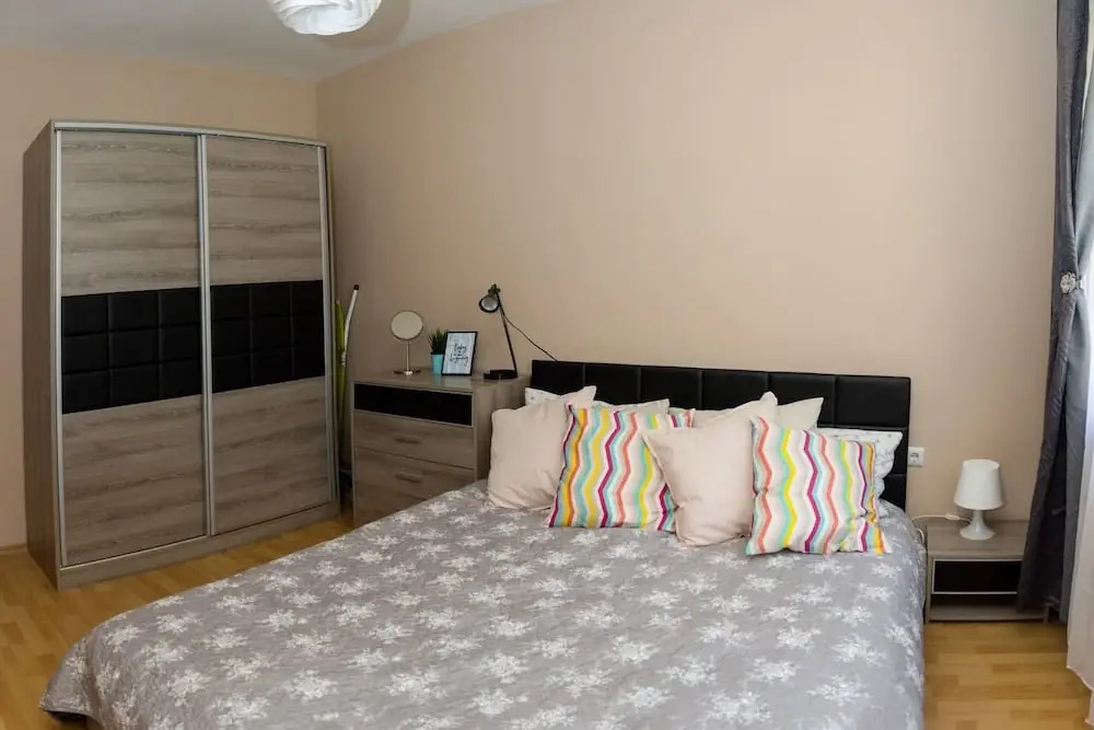 Riviera Park, Golden Sands 1-Bd Chic Apartment
