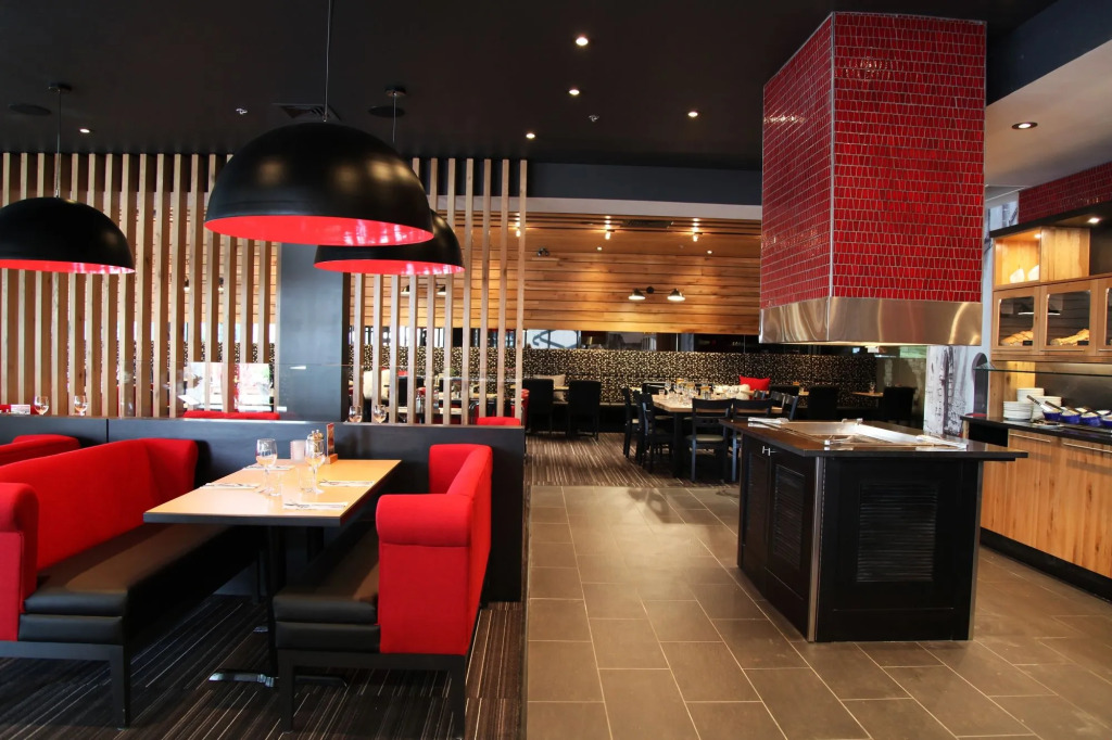 Holiday Inn Hotel & Suites Calgary South - Conference Ctr by IHG