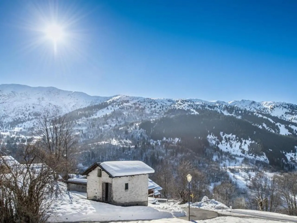 Chalet chaleureux avec SPA proche pistes à Méribel - FR-1-566-24