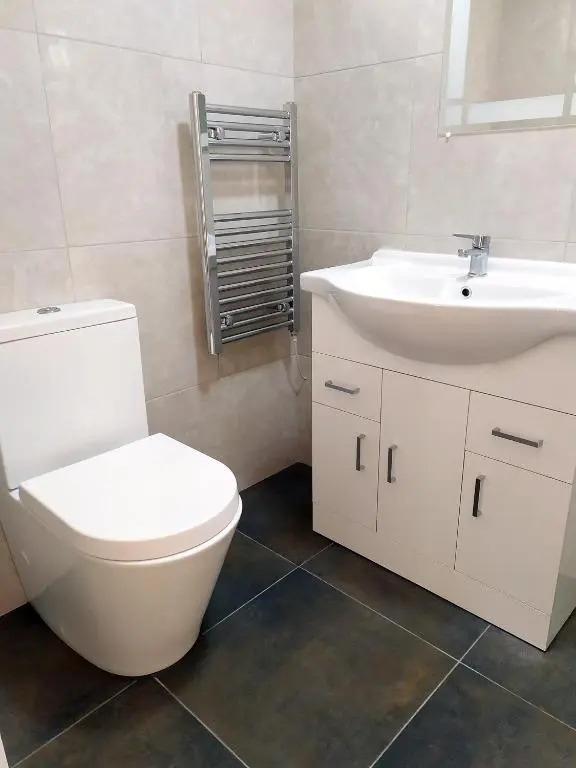 The Yew Studio - Self contained one bed studio flat with parking