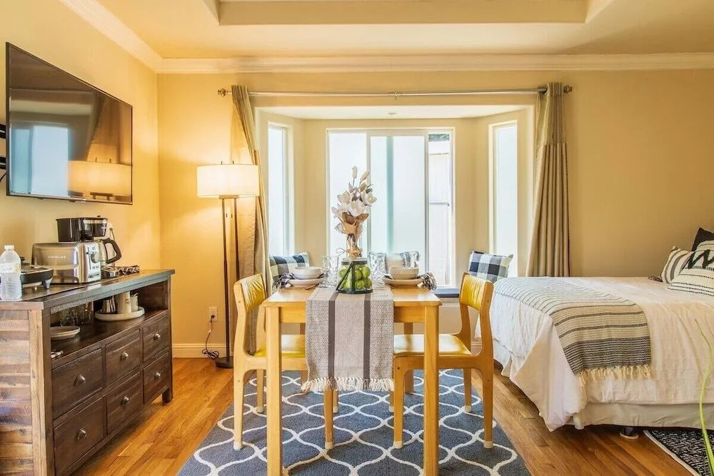Lemon House - Cozy, In-law Studio