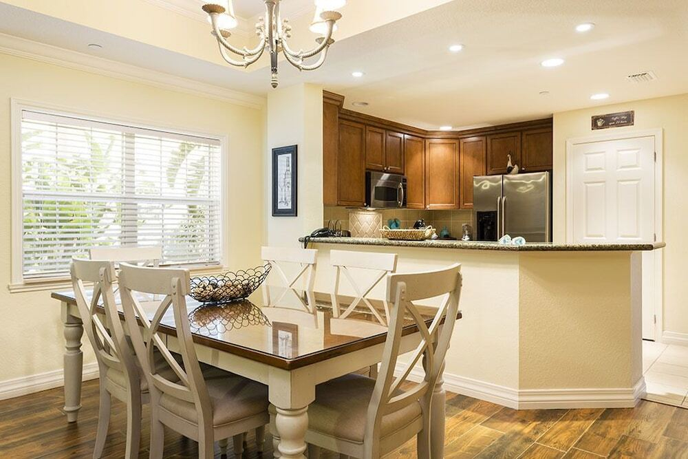 W243 - 3 Bedroom Condo in Reunion