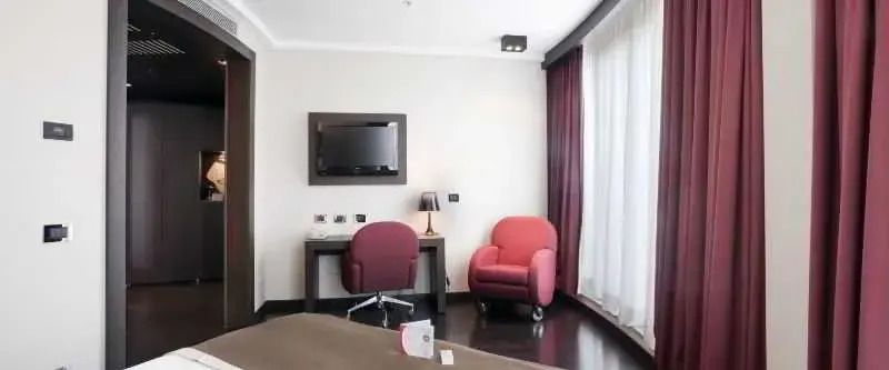 Hotel Milano Crown