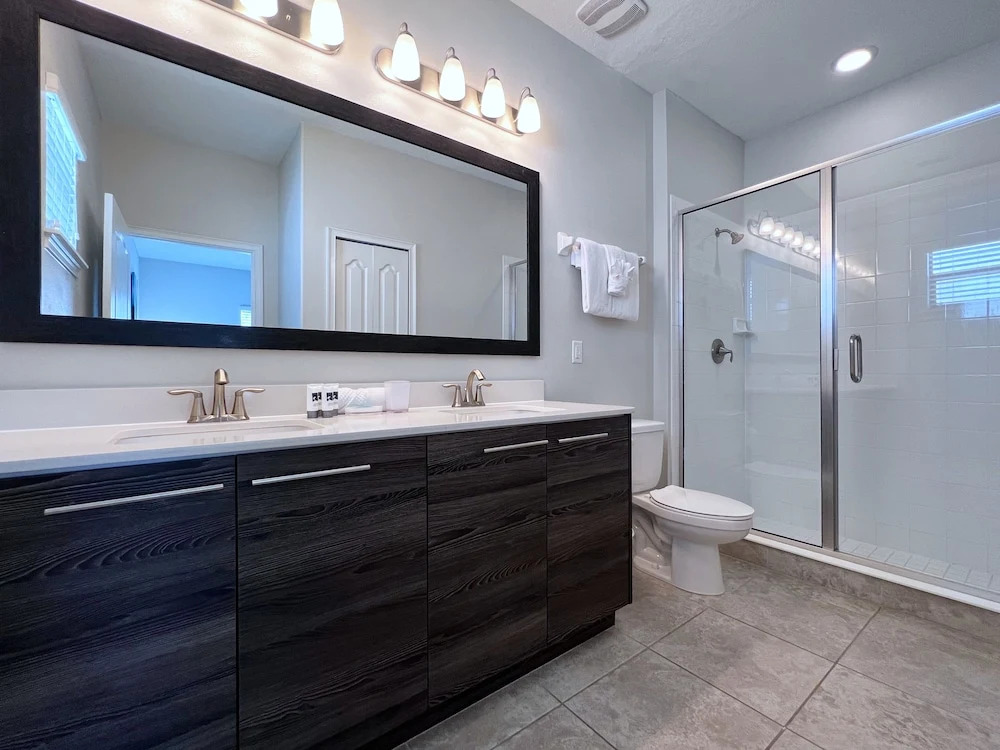 Balmoral Resort-140aa 5 Bedroom Home by RedAwning