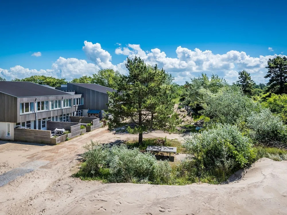 Cozy Apartment With a Combi Microwave on Schiermonnikoog