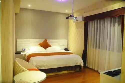 Yulongting Cinema Hotel