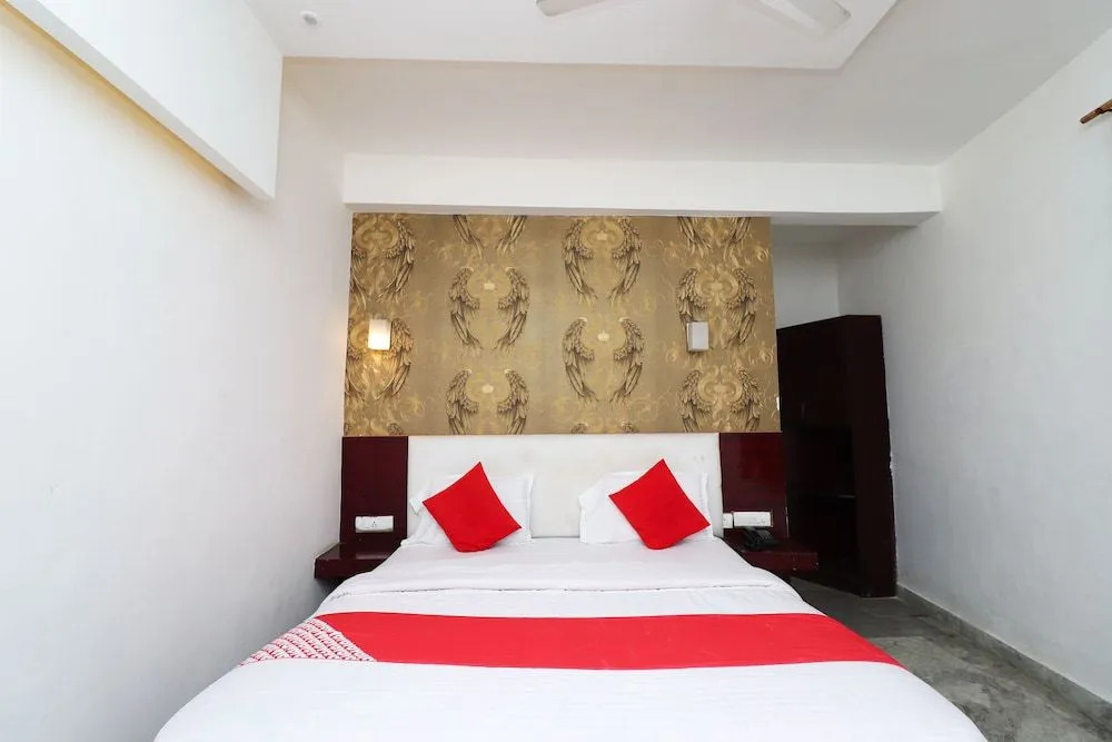 OYO 28240 Hotel D' Seasons