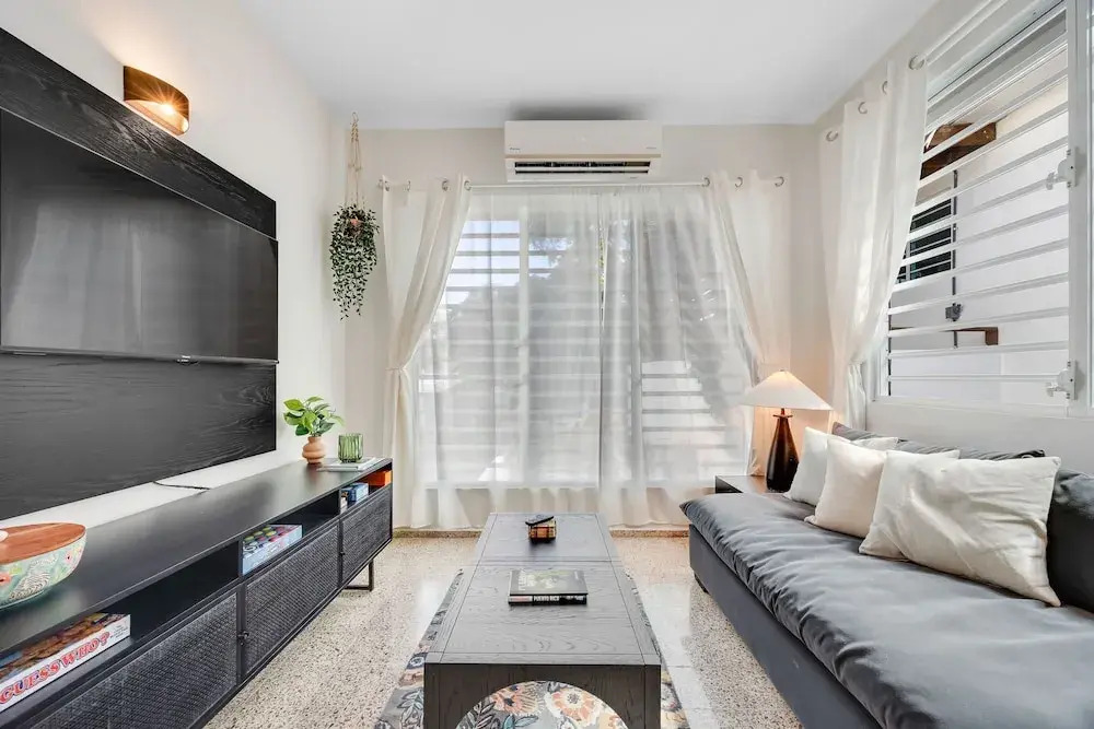 Condado Oasis Beachfront Access Pool