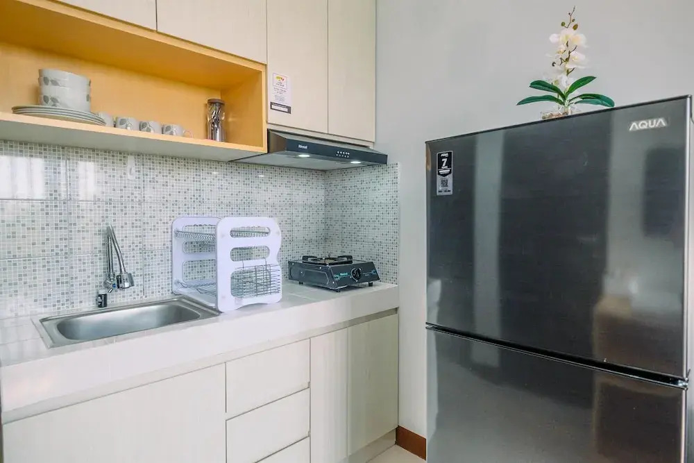 Comfortable And Simply Look 2Br Royal Heights Apartment