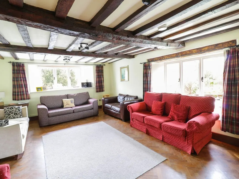 Little Cowarne Court