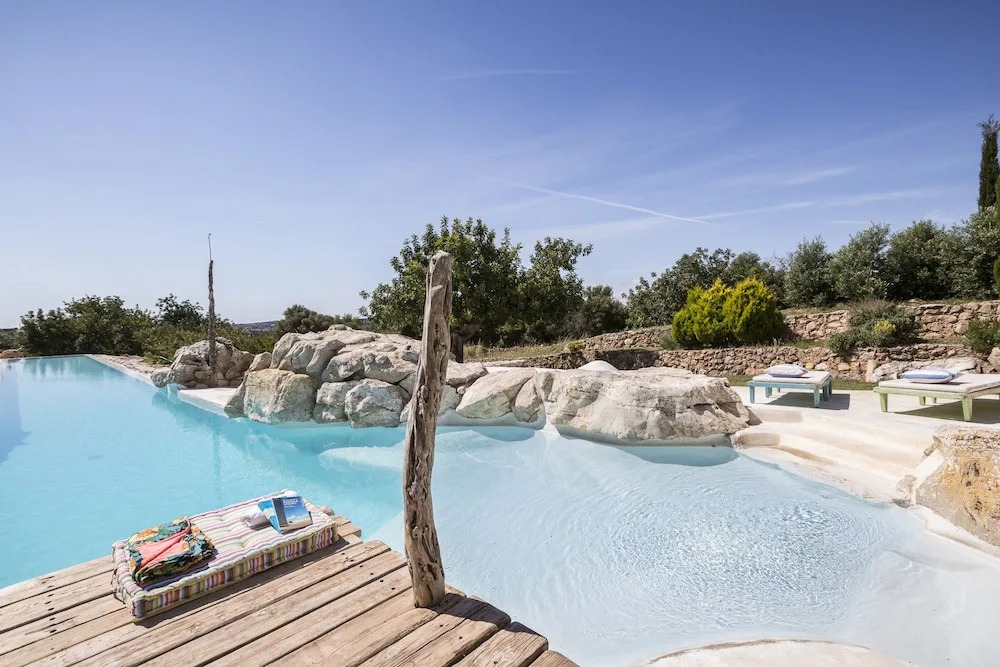 Residence by G Villa Calicant