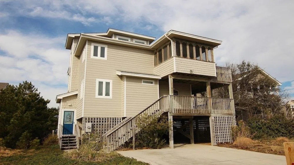Slapwater - 5 Br home by RedAwning