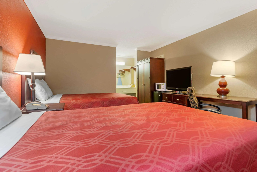 Days Inn by Wyndham Hinesville Near Fort Stewart