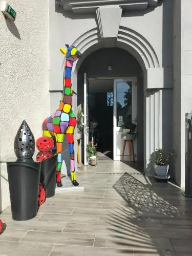 HÔTEL Le 6 3 Home PORT EN BESSIN Parking privé gratuit