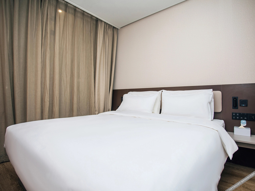 HanTing Hotel (Beijing Huairou Binhu Road)