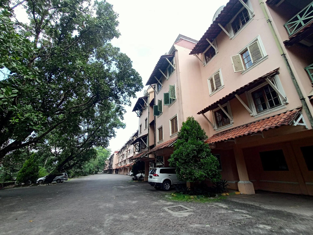 CONDOMINIUM LIPPO PANTAI CARITA